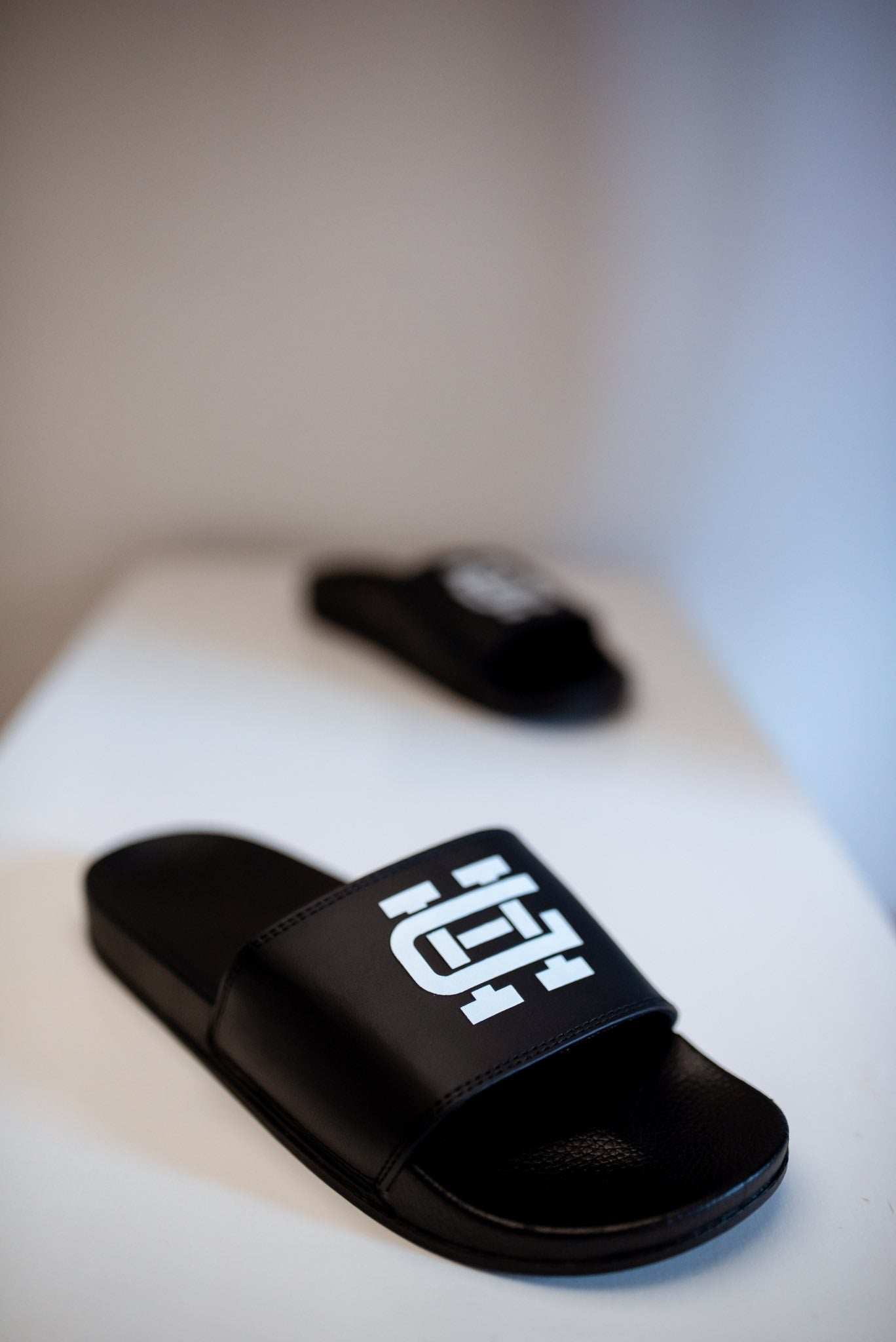 Unisex GOHARD Slides